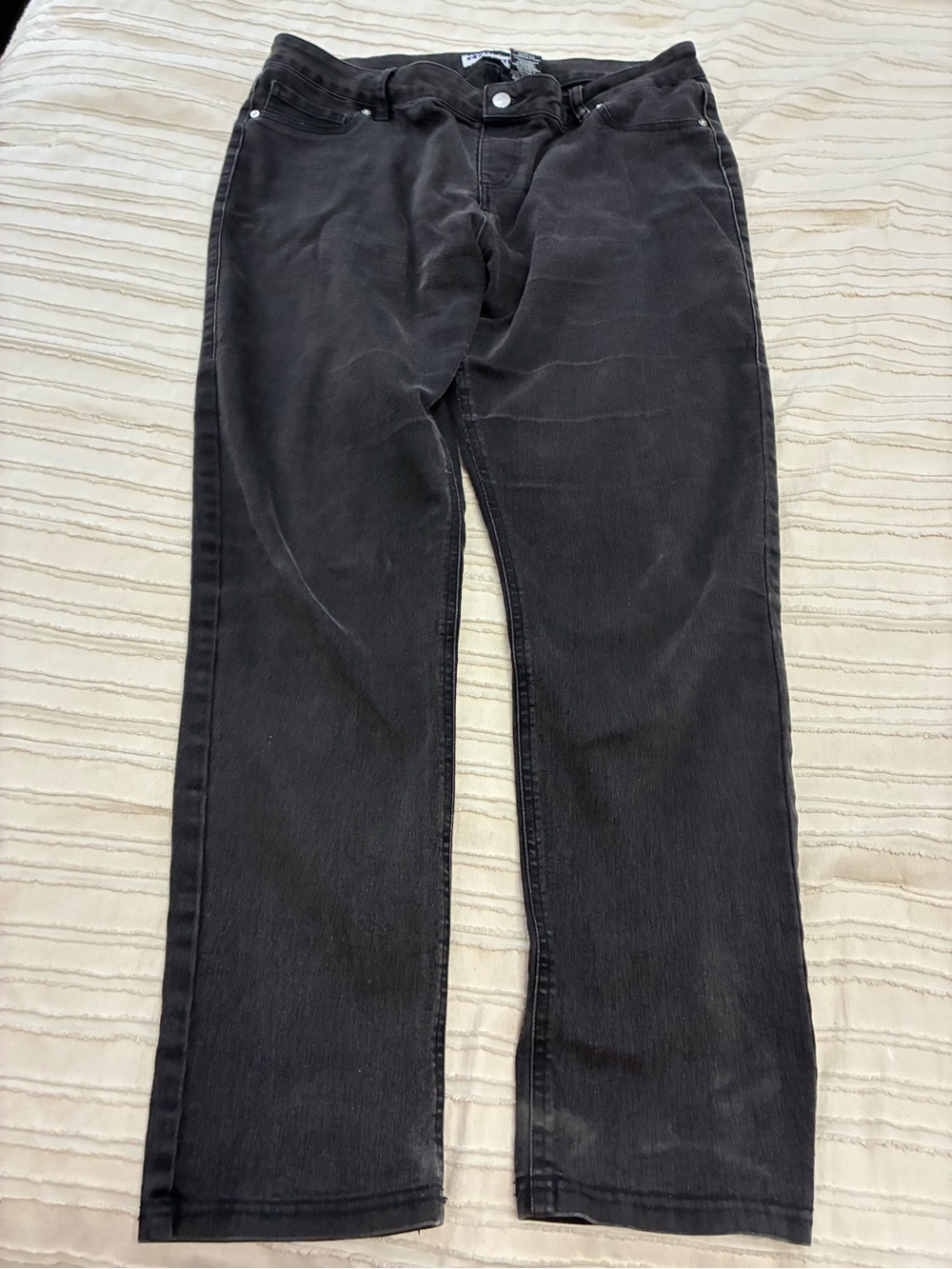 Women’s black skinny jeans. Nygard. Stretchy. Size 16. Casual, comfortable